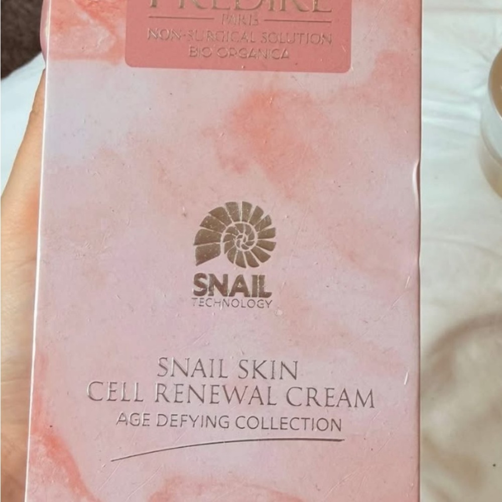 Snail Skin Cell Renewal Cream - Pink |